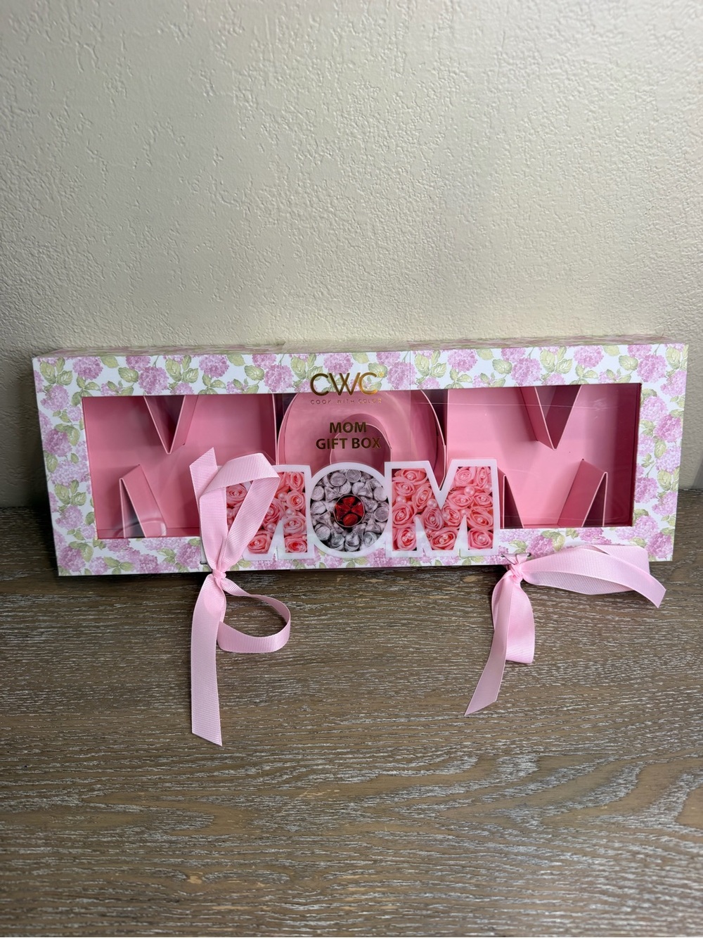 ook With Color Fillable MOM Word Food Storage Gift Box Pink Floral
